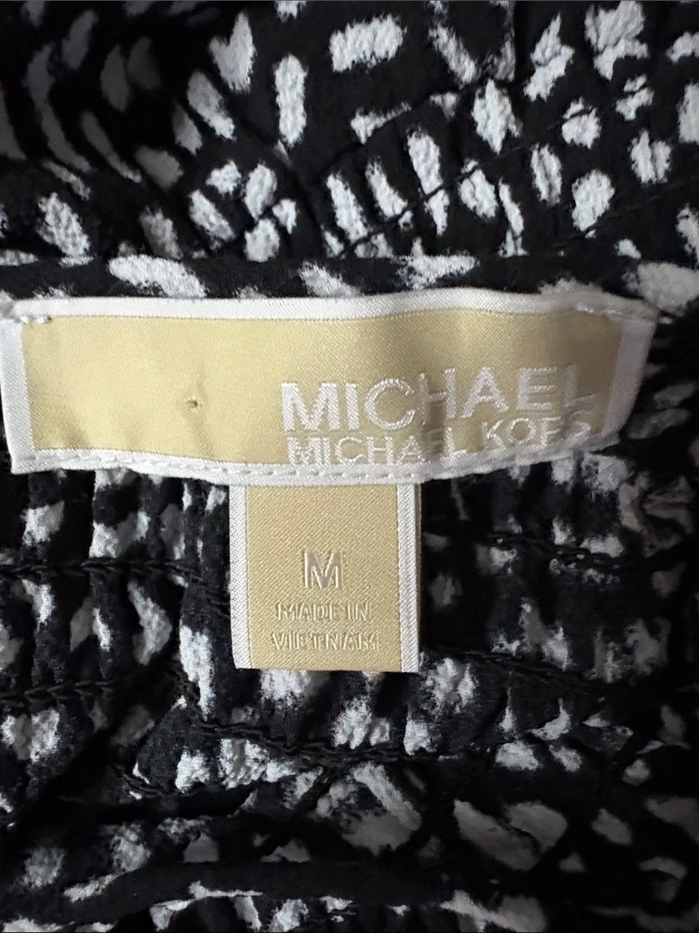 MICHAEL Michael Kors M Black White Animal Print Pleated 3/4 Sleeve Blouse